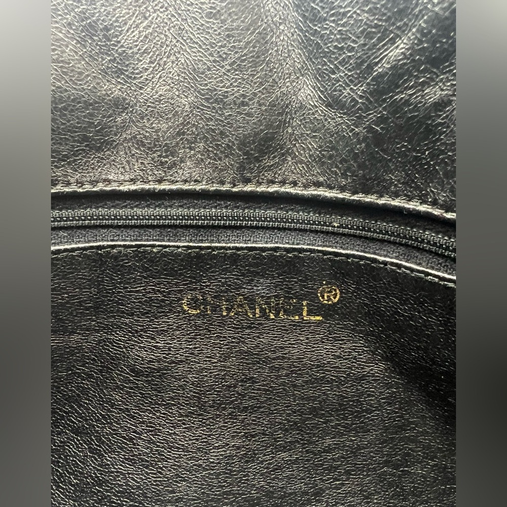 CHANEL VINTAGE Matelasse Black Caviar Leather Golden Ball Shoulder Crossbody Bag - Picture 16 of 17